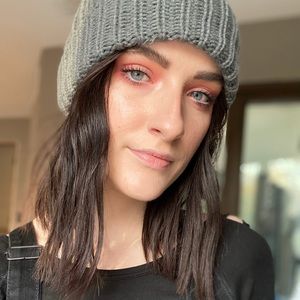 Meet your Posher, Abbey